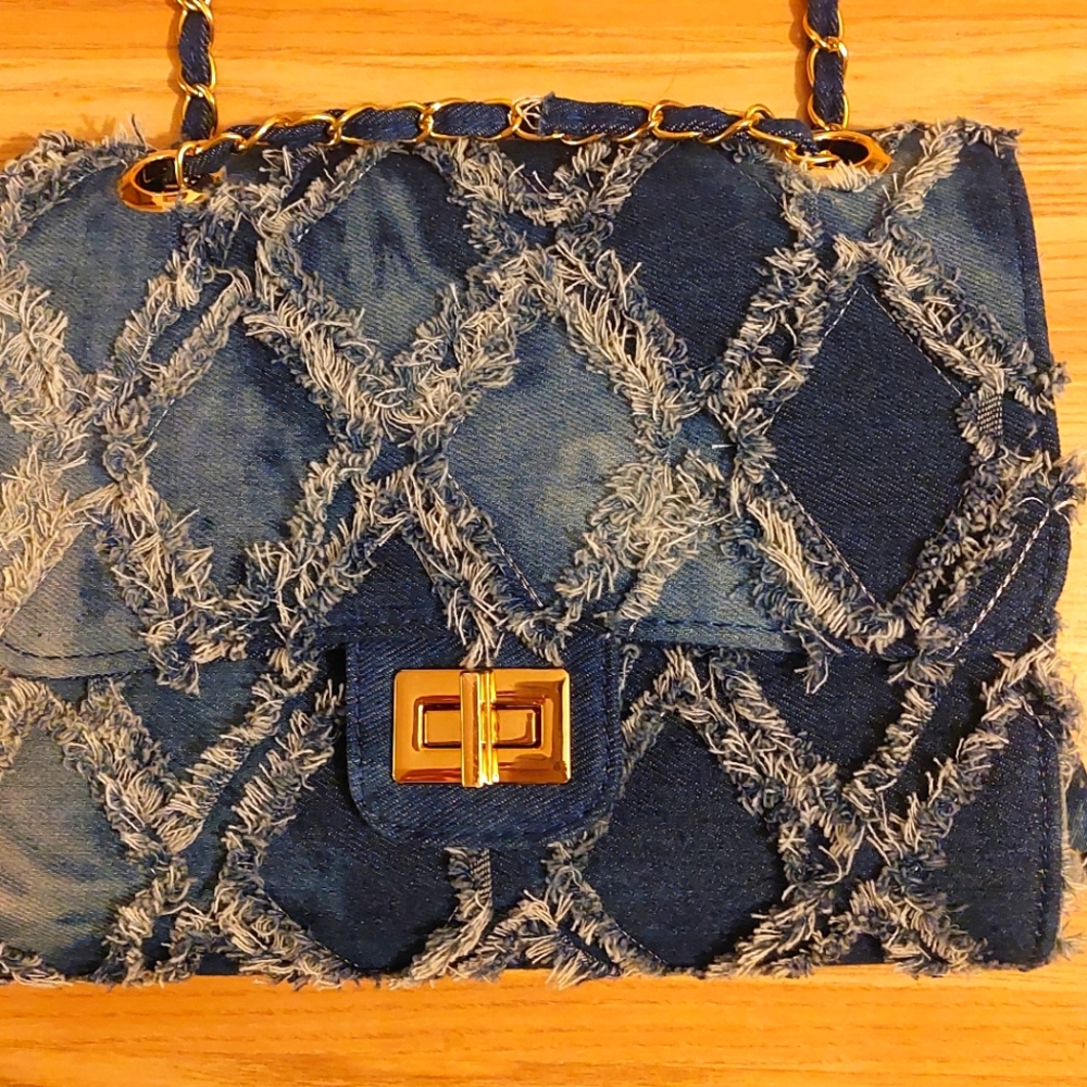 MKP New Without Tags Quilted Distress Jean Denim Handbag with chain strap💝👜